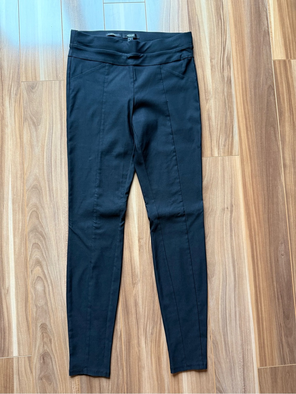 NWOT Simply Vera Vera Wang Ultra Stretch Pants - size S